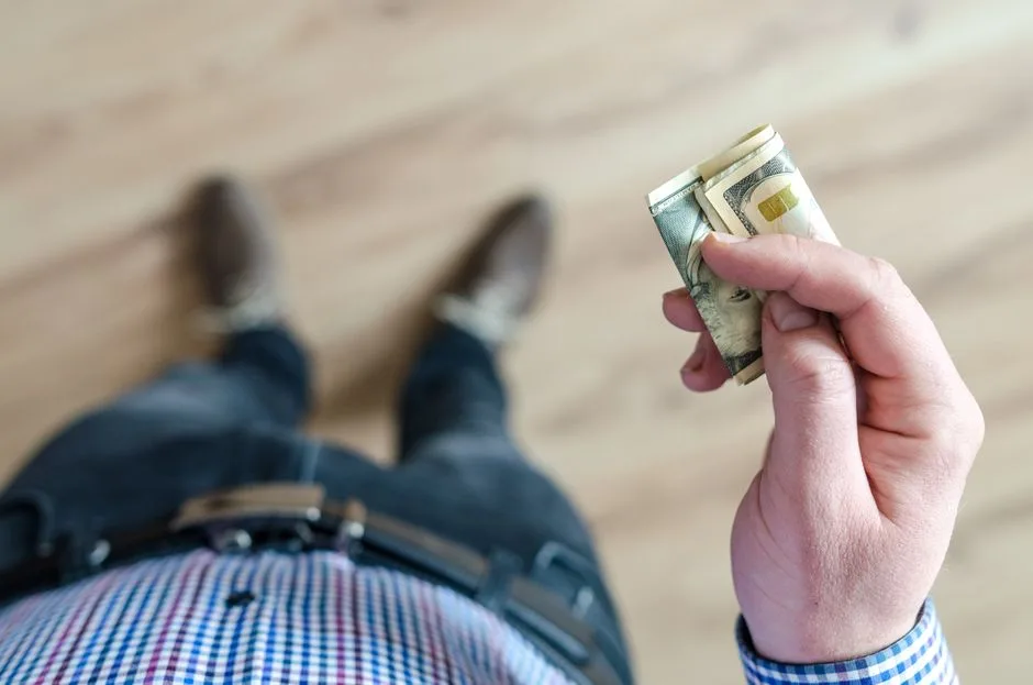 Pet deposit money and lease paperwork